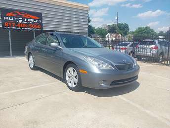 Blue Lexus ES Sedan 2005