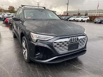 2024 Audi Q8 e-tron Premium Plus 