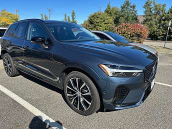 2025 Volvo XC60 B5 Plus 