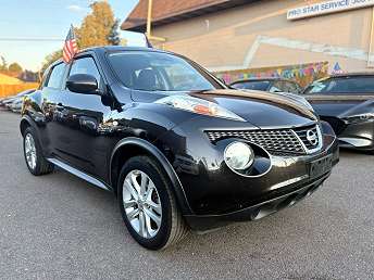 Black Nissan Juke SUV 2011