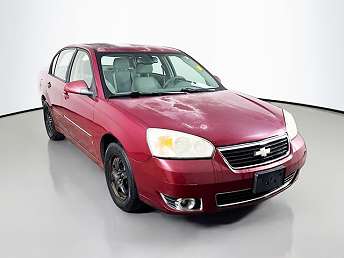 Red Chevrolet Malibu LT 2007