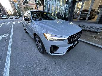 2025 Volvo XC60 T8 Plus 