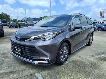 2023 Toyota Sienna XLE 