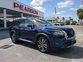 2024 Nissan Pathfinder Platinum 