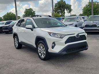 2021 Toyota RAV4 XLE 