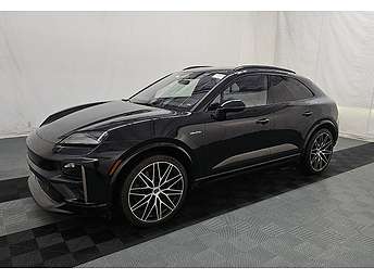 2025 Porsche Macan Turbo 