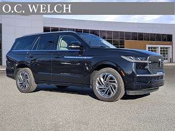 Used 2025 Lincoln Navigator for Sale Near Me - CARFAX