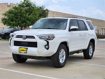 White 4Runner SUV 2022