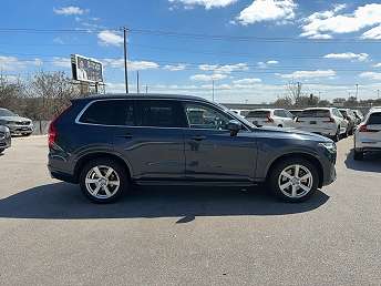 2021 Volvo XC90 T5 Momentum 