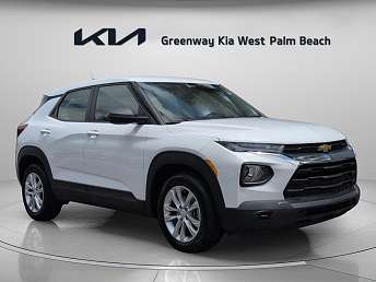 White Chevrolet TrailBlazer SUV 2022
