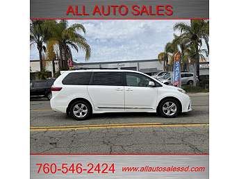 2020 Toyota Sienna LE 