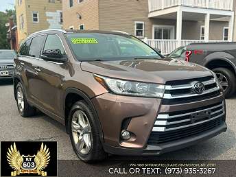 Used 2017 Toyota Highlander Limited for Sale Near Me - CARFAX
