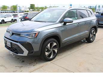 2025 Volkswagen Taos SE 