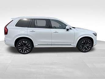 2026 Volvo XC90 B6 Plus 