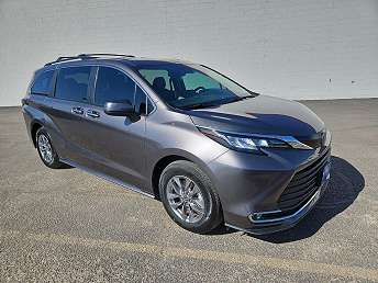 2023 Toyota Sienna XLE 