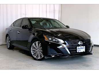 2023 Nissan Altima SL 