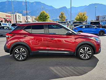 2019 Nissan Kicks SR 