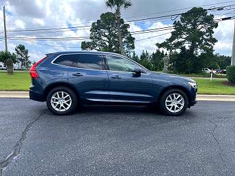 2020 Volvo XC60 T5 Momentum 