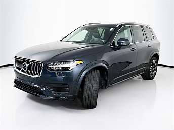 2022 Volvo XC90 T6 Momentum 