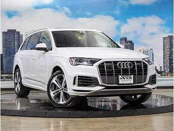 2023 Audi Q7 Premium Plus 