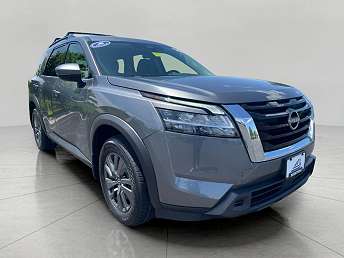 2022 Nissan Pathfinder SV 