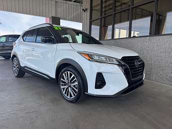 2021 Nissan Kicks SR 