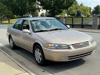 Beige Toyota Camry LE 1997
