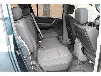 2005 Nissan Armada Review, Pricing, and Specs | CARFAX