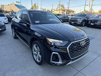 2023 Audi Q5 Premium Plus 