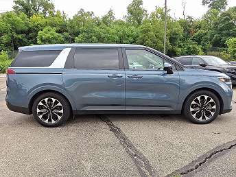 2024 Kia Carnival EX 