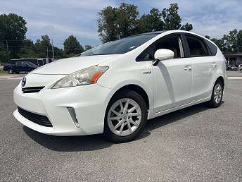 2014 Toyota Prius v Five 