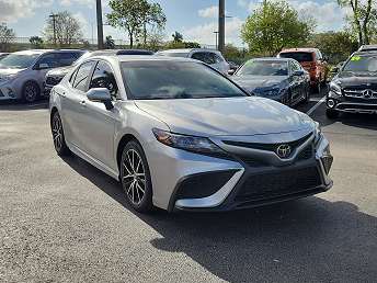 2023 Toyota Camry SE 