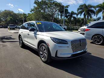White Lincoln Corsair SUV 2024