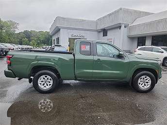 2024 Nissan Frontier SV 
