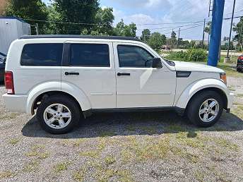 White Dodge Nitro SUV 2008