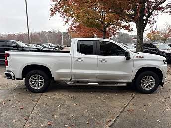 White Chevrolet Silverado 1500 RST 2019