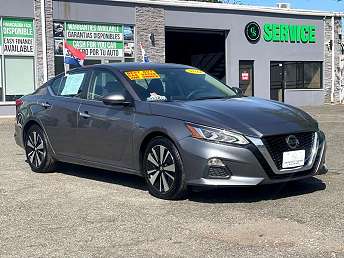 2022 Nissan Altima SV 