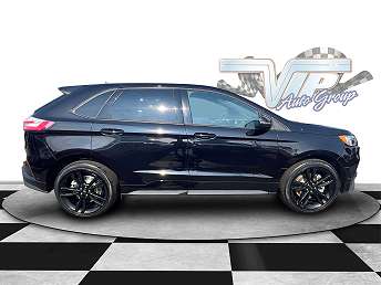 Black Ford Edge SUV 2022