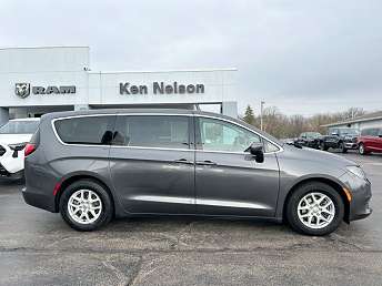 2017 Chrysler Pacifica LX 