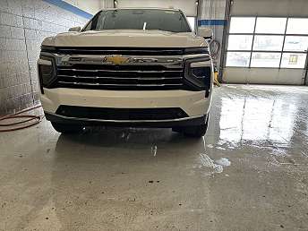 2025 Chevrolet Suburban LT 