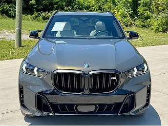 2025 BMW X5 M60i 
