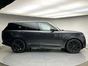 2025 Land Rover Range Rover SE 