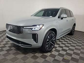 2025 Volvo XC90 T8 Plus 