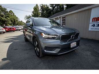 2019 Volvo XC40 T5 Momentum 