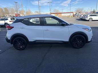 2020 Nissan Kicks SR 