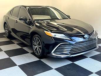 Black Toyota Camry XLE 2021