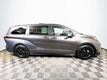 2024 Toyota Sienna Platinum 