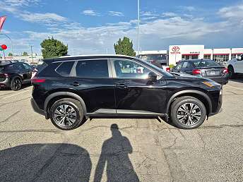 2022 Nissan Rogue SV 