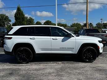 2022 Jeep Grand Cherokee Altitude 
