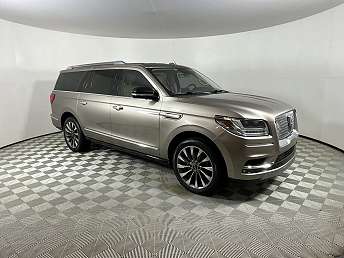 Beige Navigator L SUV 2019
